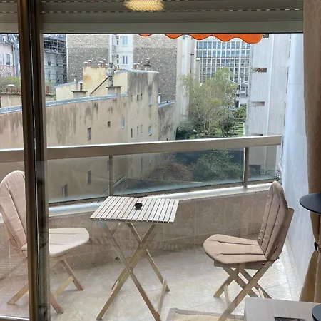 Un De Luxe Les Champs Elysées