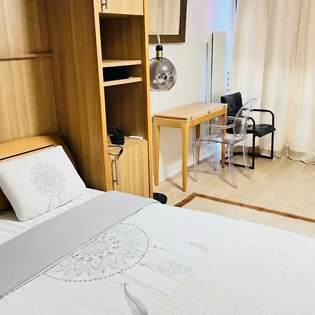 Un De Luxe Les Champs Elysées