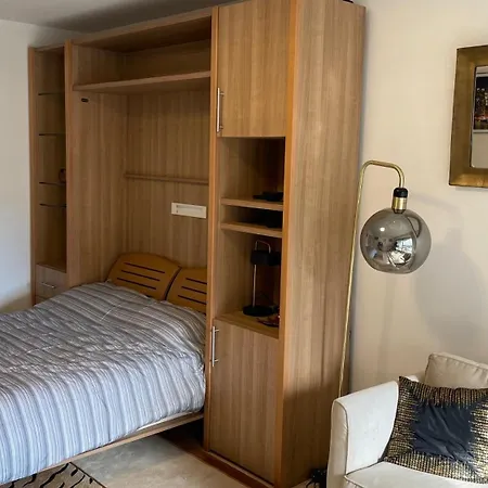 Un De Luxe Les Champs Elysees Apartment *