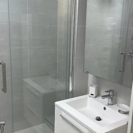 Un De Luxe Les Champs Elysees